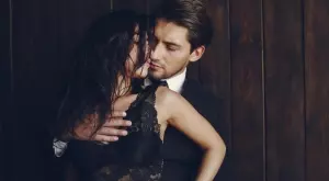 Виц на деня: Мъж предлага секс на жена