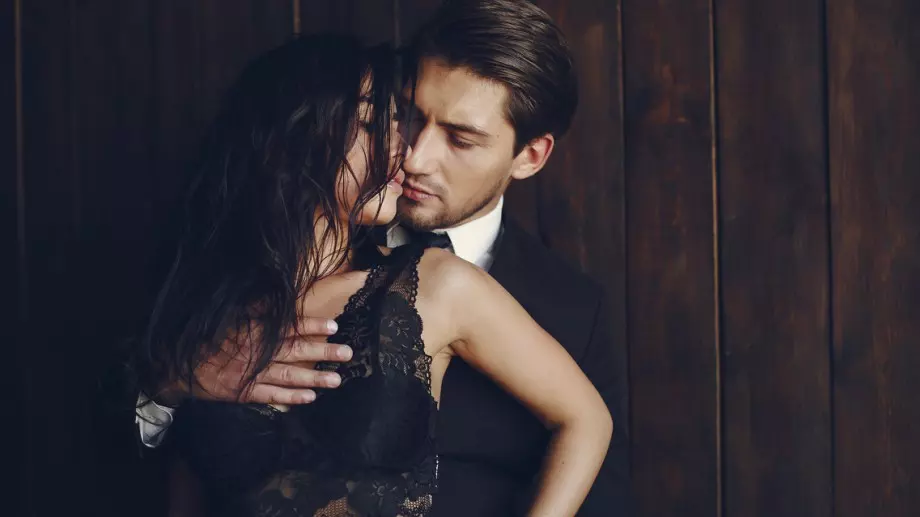 5 секс трика, които ще ви превърнат истинска богиня в леглото