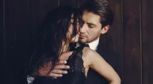 Виц за 23 април 2023: Самотна жена си наема компаньон