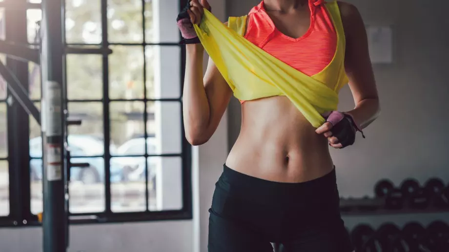 С тези 10 трика ще се радвате на стегнат и плосък корем 