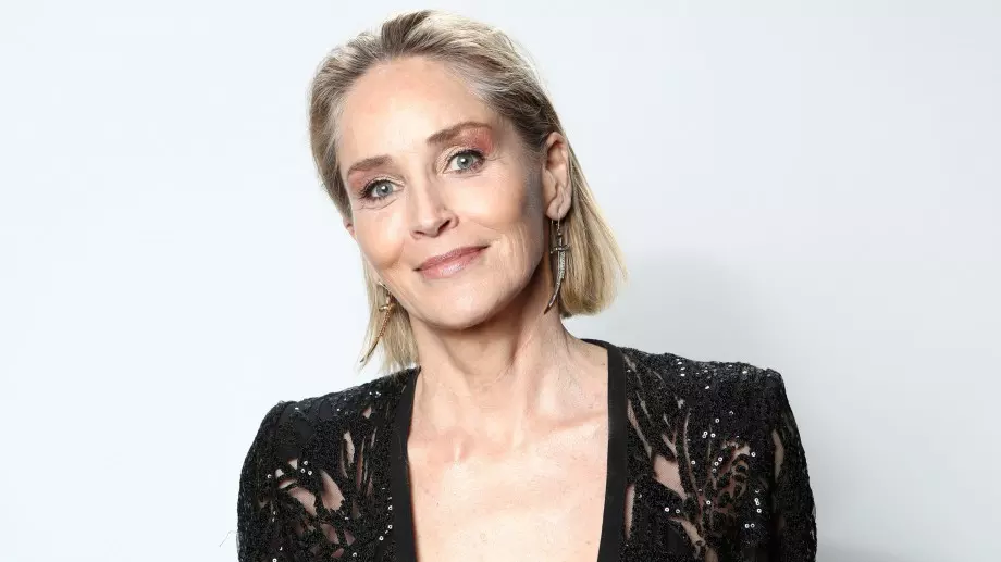 Шарън Стоун шокира с визия навръх рождения си ден (СНИМКА)