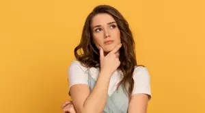 Ето как се пише: бомбардирам или бомбандирам