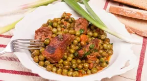 Рецепта за вкусно телешко с грах
