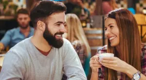 Виц за 6 април 2023: Мъж се опитва да покани жена на среща