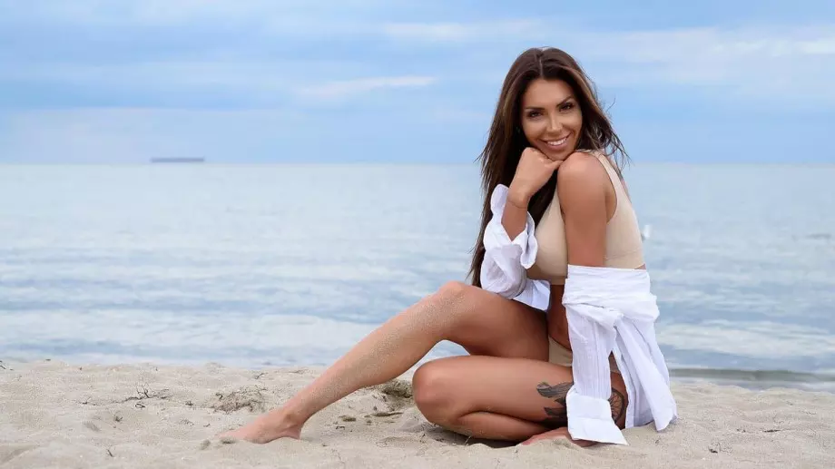 Златка Димитрова се похвали с нов бюст (СНИМКИ)