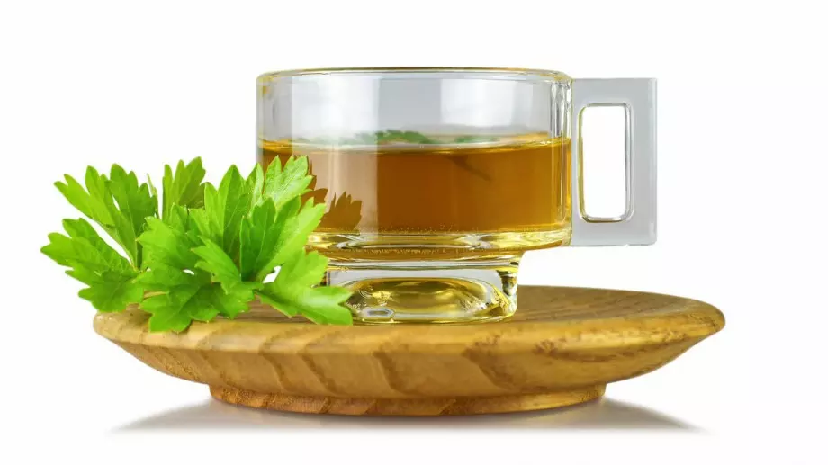 7 причини да започнете да пиете чай от магданоз