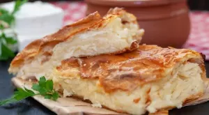 Супер вкусна мързелива баница с майонеза