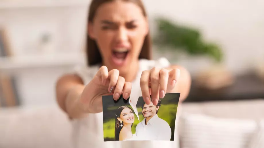 Как всяка от зодиите се справя с развода