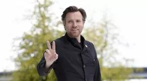 Юън Макгрегър стана татко за пети път  (СНИМКИ)