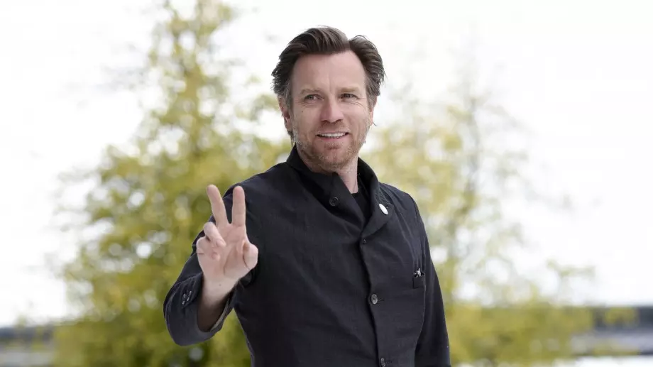 Юън Макгрегър стана татко за пети път  (СНИМКИ)