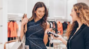 Коронавирусът накара българите да плащат с банкови карти