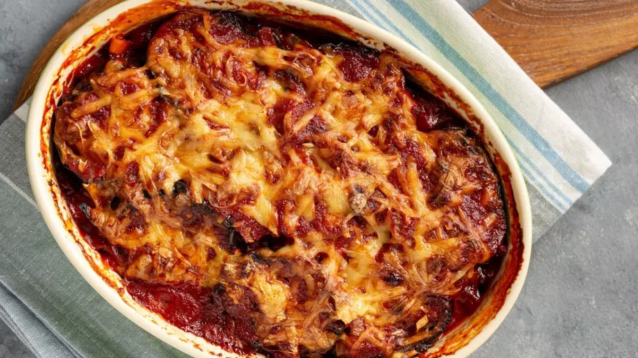 Жестока запеканка с патладжан и моцарела