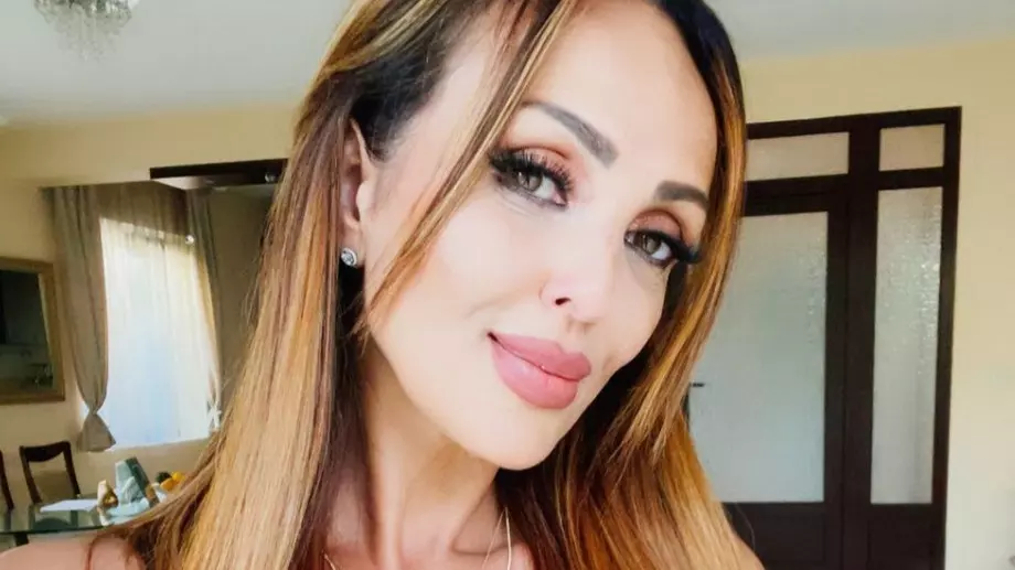 Глория: Ние в клуба на 50 какво да правим, започваме да броим обратно