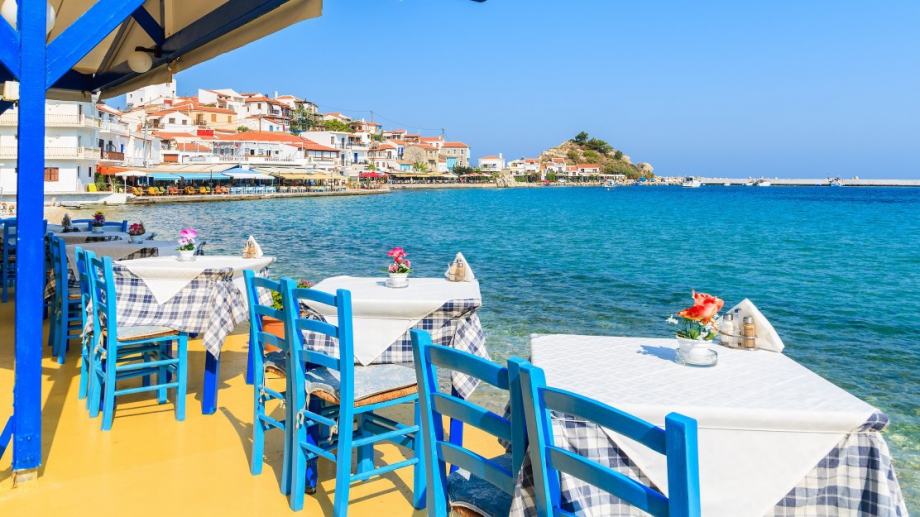Кафенетата и ресторантите в Гърция ще могат да се посещават