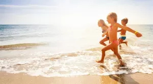 6 начина да предпазите децата във водата