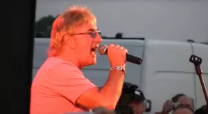 Почина Джон Лоутън - изпълнителят на "July Morning"