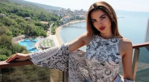 Почина майката на Райна