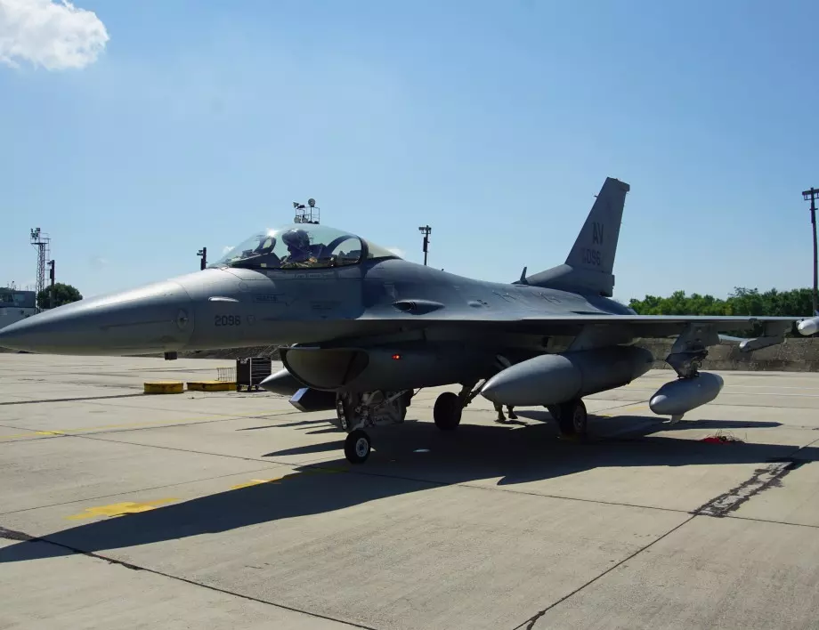 Стоянов: Трябва ни пълна ескадрила F-16, 8 изтребителя не са достатъчни за Air Policing