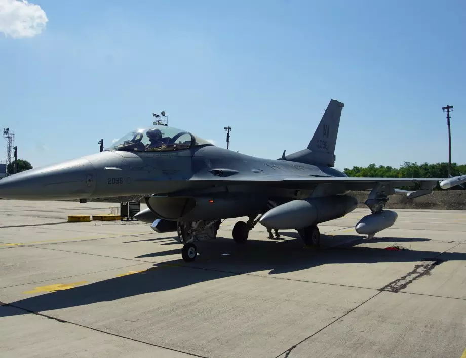 Служебният кабинет отпусна 60 млн. лв. за придобиването на изтребителите F-16