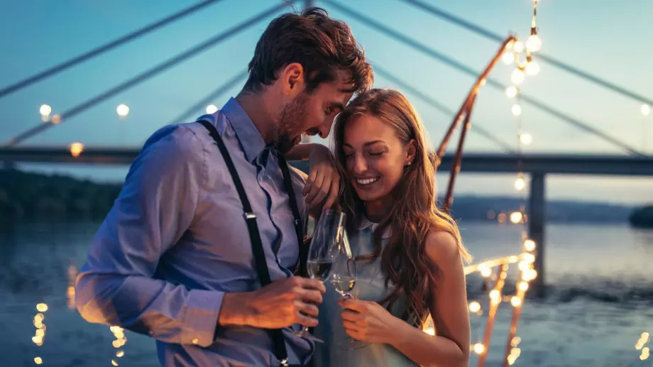 Месечен любовен хороскоп за август 2021