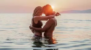 Истинската любов никога не е перфектна, но е идеална за вас