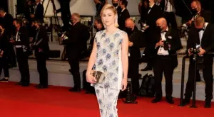 Тоалетите на Мария Бакалова на Фестивала в Кан