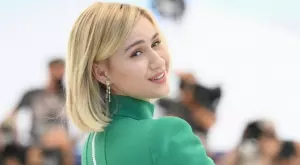 Мария Бакалова очарова със стил на премиерата на „Анет” (СНИМКА)