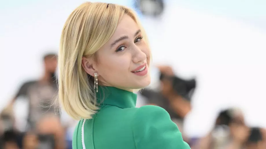 Мария Бакалова очарова със стил на премиерата на „Анет” (СНИМКА)