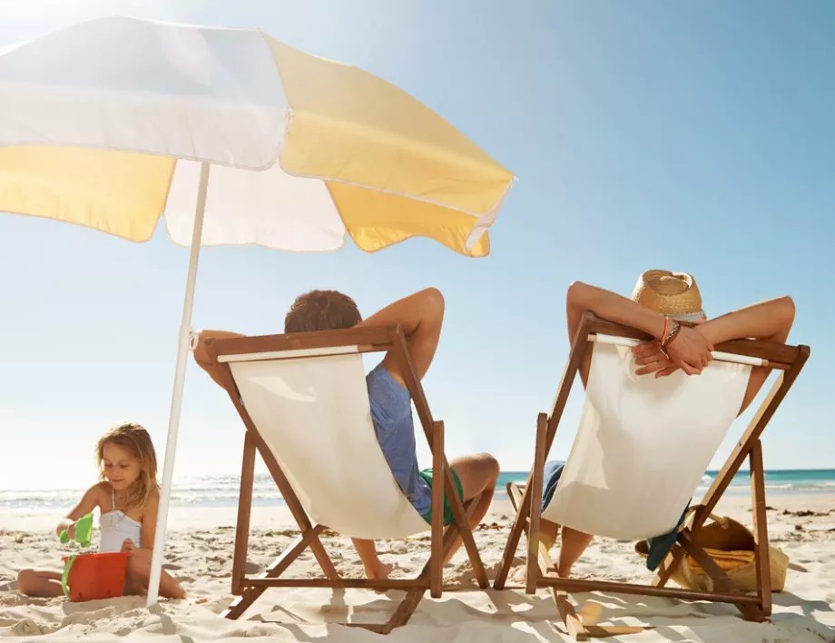 Топ приложения и съвети, с които да организирате евтина лятна ваканция