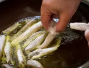 Как готвачите в ресторантите пържат рибата - 3 трика, които трябва да знаете