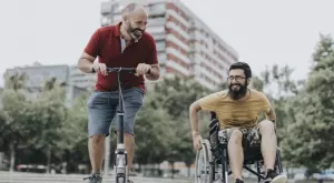 Повишават помощта за хора с увреждания