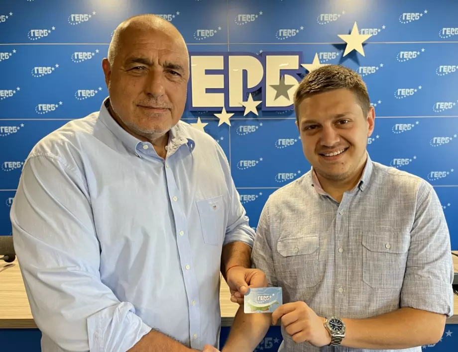 Направиха сина на Нидал Алгафари член на ГЕРБ, но Николай не влезе в парламента