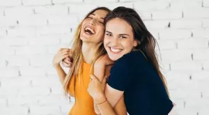 Приятелството е една душа, живееща в две тела  