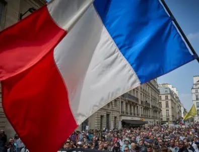 Конвоят на свободата във Франция потегли за сборния си пункт в Париж (ВИДЕО)