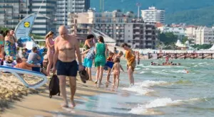 Държавата трябва да праща и пенсионерите на почивка