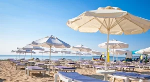 Министърът на туризма каза колко ще струват чадърите и шезлонгите на морето