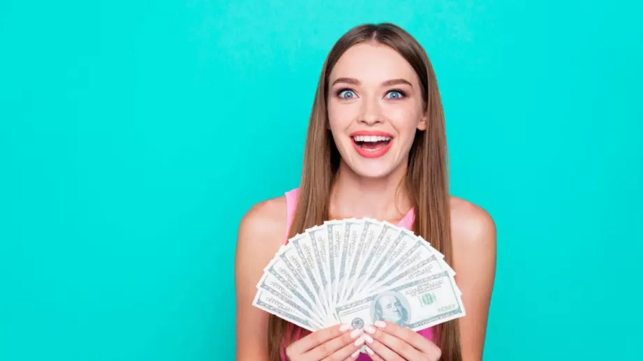 Тези зодии ще се къпят в пари до края на месец юли 