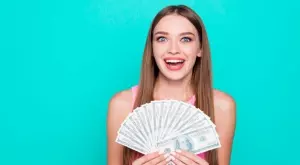 Зодиите, които ще спечелят много пари през август