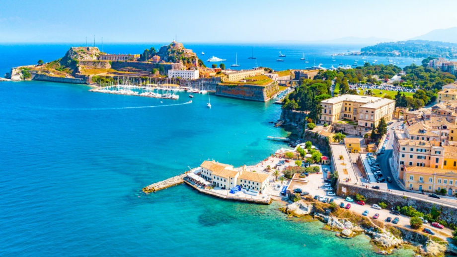 Гърция очаква много силен туристически сезон. Сключени са договори за