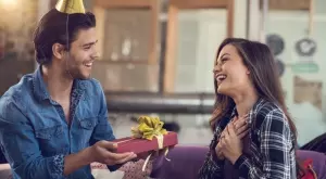 Какъв подарък да изберете, за да спечелите сърцето на жената Везни   