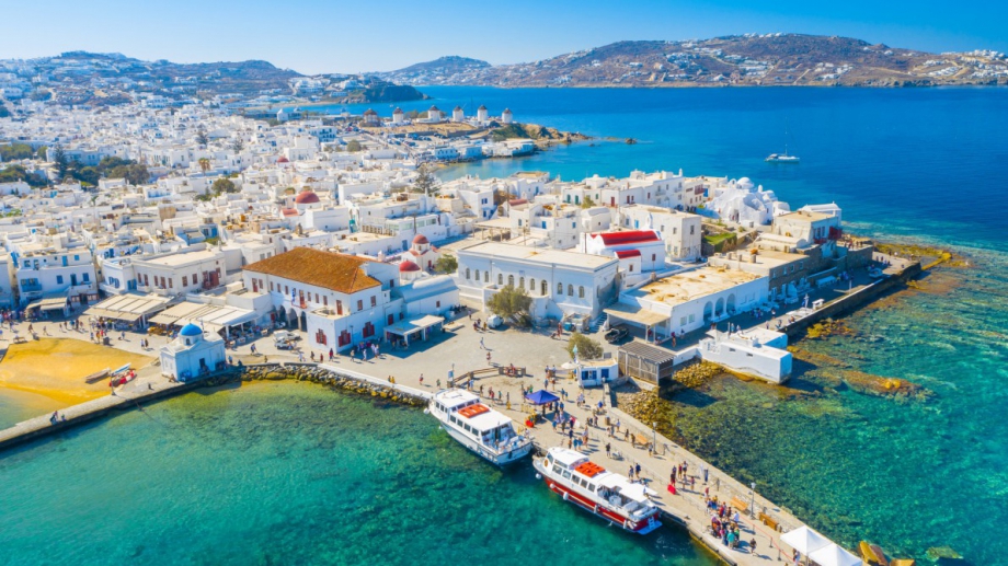 Приходите от туризъм в Гърция до месец август са достигнали