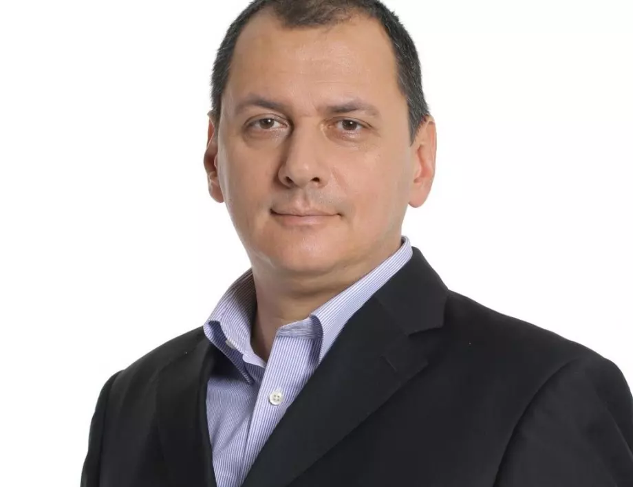 Съпруг на служителка от район „Изгрев“ иска да вдига 6-етажна сграда в квартала 