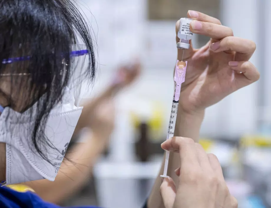 Pfizer плаща 2 млн. долара на лекар, за да рекламира ваксинацията при деца