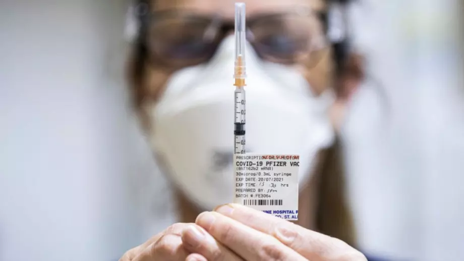 Първи смъртен случай в Нова Зеландия, свързан с ваксината Pfizer