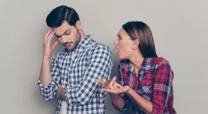 Фразата, която никога не трябва да казвате на любимия си, според зодията му