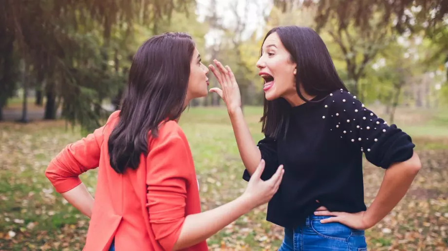 Женско приятелство: Кои зодии НЕ са готови за него!