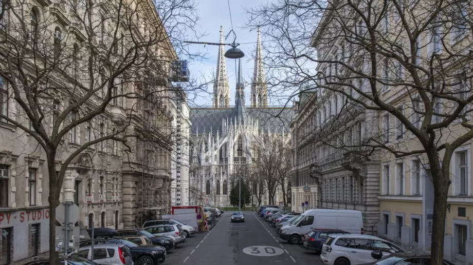 Виена въвежда такси за платено паркиране в целия град