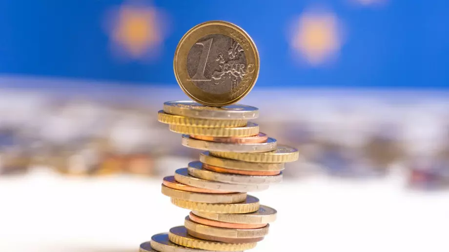 Новият бюджет заплашва приемането на еврото