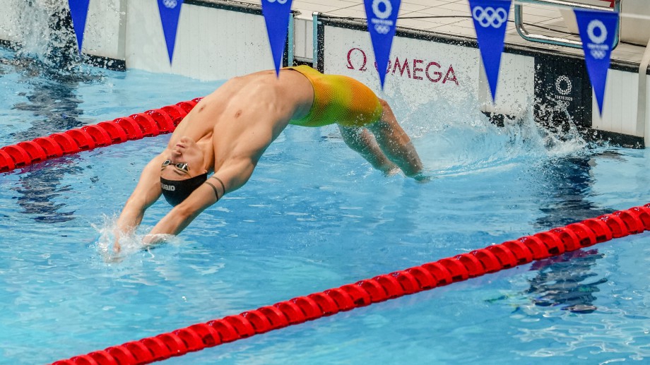 Талантливият 18 годишен български плувец завърши по подобаващ начин родното
