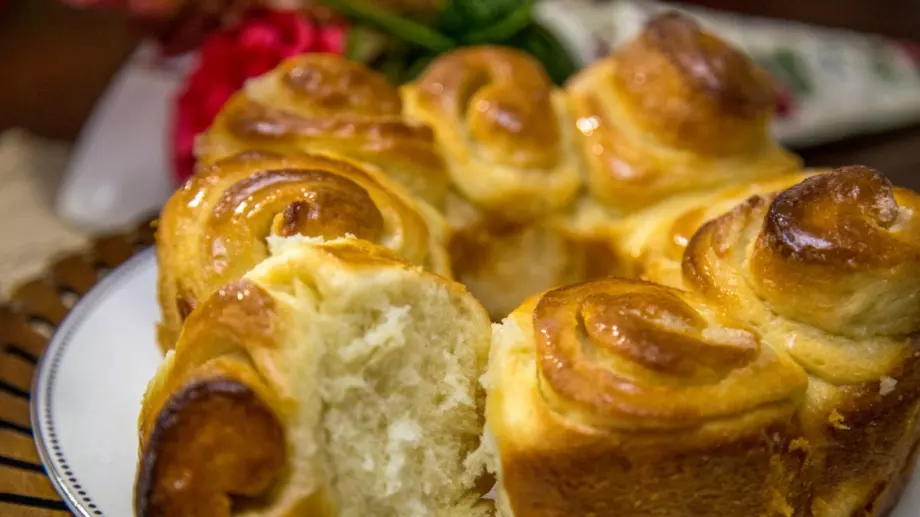 Тутманик с масло и сирене